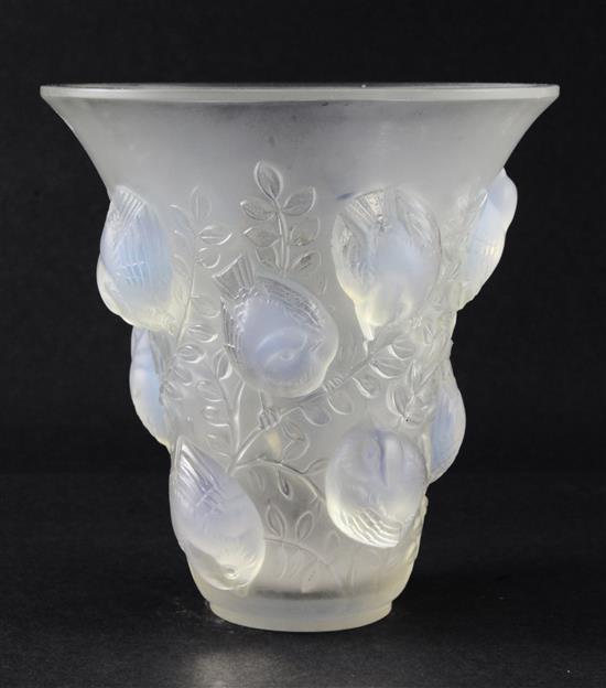 A René Lalique Saint-Francois opalescent glass vase, 17.5cm